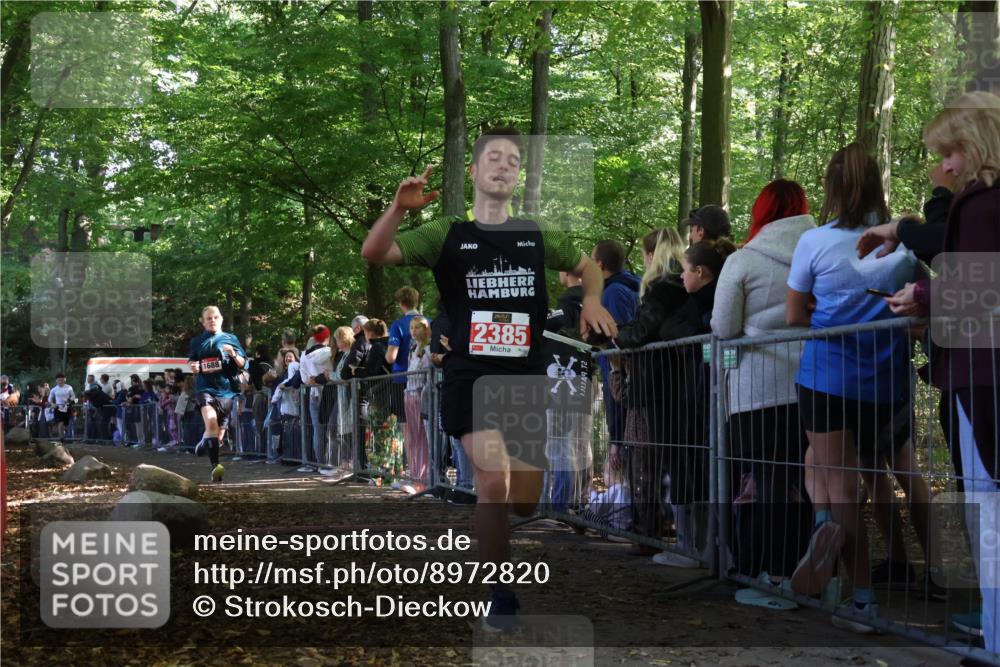 28.09.2025 - 33. Volkslauf durch das schöne Alstertal Strokosch-Dieckow http://msf.ph/oto/8972820 28.09.2025 12:05:33 Ziel 1688, 2187, 2385 meine-sportfotos.de