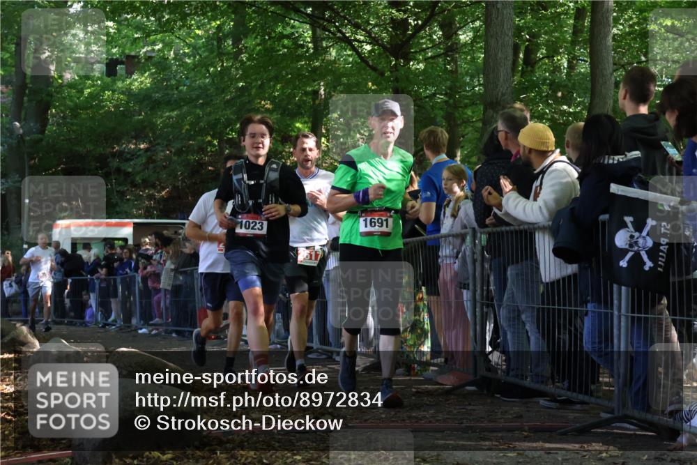 28.09.2025 - 33. Volkslauf durch das schöne Alstertal Strokosch-Dieckow http://msf.ph/oto/8972834 28.09.2025 12:05:46 Ziel 1023, 1691, 2118, 2565, 2617 meine-sportfotos.de