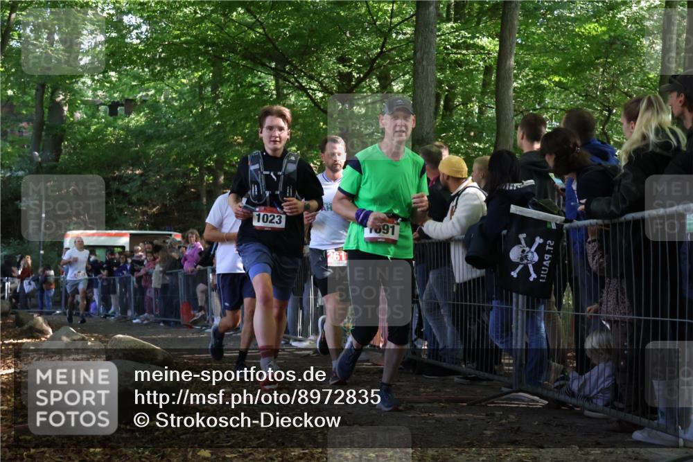 28.09.2025 - 33. Volkslauf durch das schöne Alstertal Strokosch-Dieckow http://msf.ph/oto/8972835 28.09.2025 12:05:47 Ziel 1023, 1691, 2118, 2565, 2617 meine-sportfotos.de