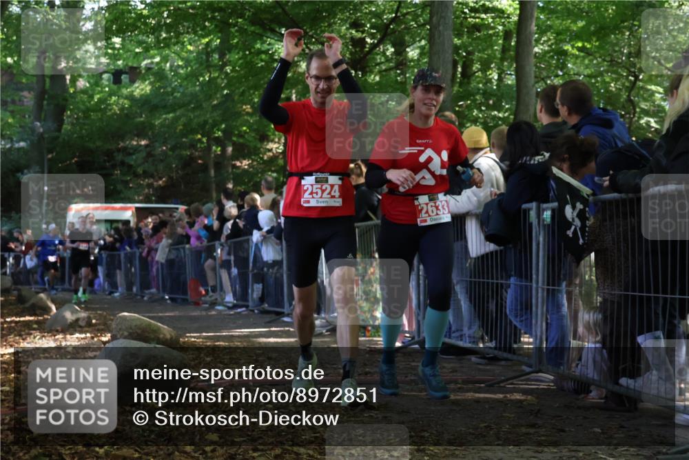 28.09.2025 - 33. Volkslauf durch das schöne Alstertal Strokosch-Dieckow http://msf.ph/oto/8972851 28.09.2025 12:06:04 Ziel 1650, 2014, 2041, 2524, 2633 meine-sportfotos.de