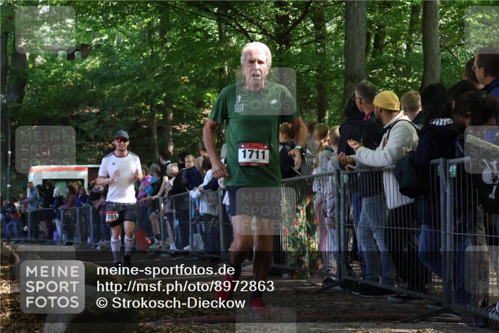 28.09.2025 - 33. Volkslauf durch das schöne Alstertal Strokosch-Dieckow http://msf.ph/oto/8972863 28.09.2025 12:06:14 Ziel 1701, 1711 meine-sportfotos.de