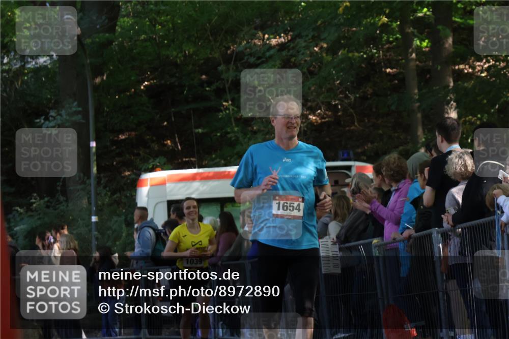 28.09.2025 - 33. Volkslauf durch das schöne Alstertal Strokosch-Dieckow http://msf.ph/oto/8972890 28.09.2025 12:06:48 Ziel 1039, 1654 meine-sportfotos.de