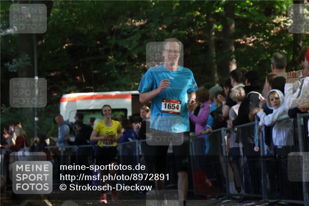 28.09.2025 - 33. Volkslauf durch das schöne Alstertal Strokosch-Dieckow http://msf.ph/oto/8972891 28.09.2025 12:06:49 Ziel 1039, 1654 meine-sportfotos.de
