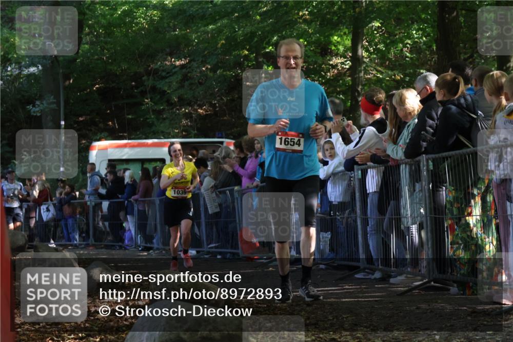 28.09.2025 - 33. Volkslauf durch das schöne Alstertal Strokosch-Dieckow http://msf.ph/oto/8972893 28.09.2025 12:06:50 Ziel 1039, 1654 meine-sportfotos.de