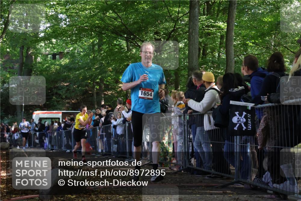 28.09.2025 - 33. Volkslauf durch das schöne Alstertal Strokosch-Dieckow http://msf.ph/oto/8972895 28.09.2025 12:06:52 Ziel 1039, 1654, 2339 meine-sportfotos.de