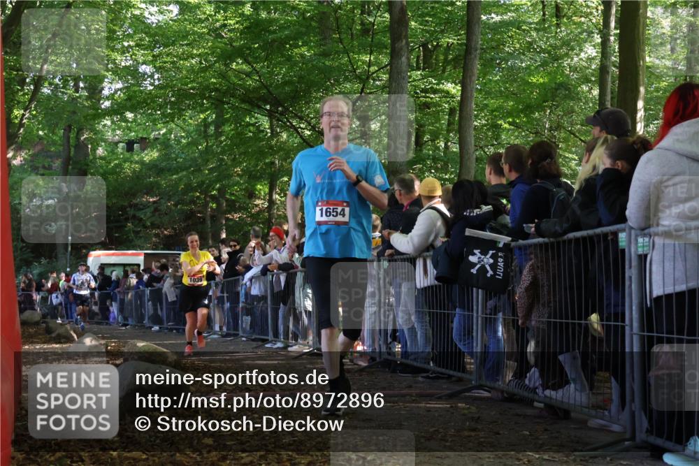 28.09.2025 - 33. Volkslauf durch das schöne Alstertal Strokosch-Dieckow http://msf.ph/oto/8972896 28.09.2025 12:06:52 Ziel 1039, 1654, 2339 meine-sportfotos.de