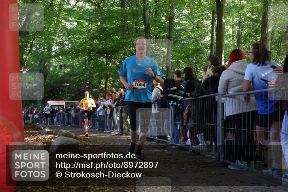 28.09.2025 - 33. Volkslauf durch das schöne Alstertal Strokosch-Dieckow http://msf.ph/oto/8972897 28.09.2025 12:06:53 Ziel 1039, 1654, 2339 meine-sportfotos.de