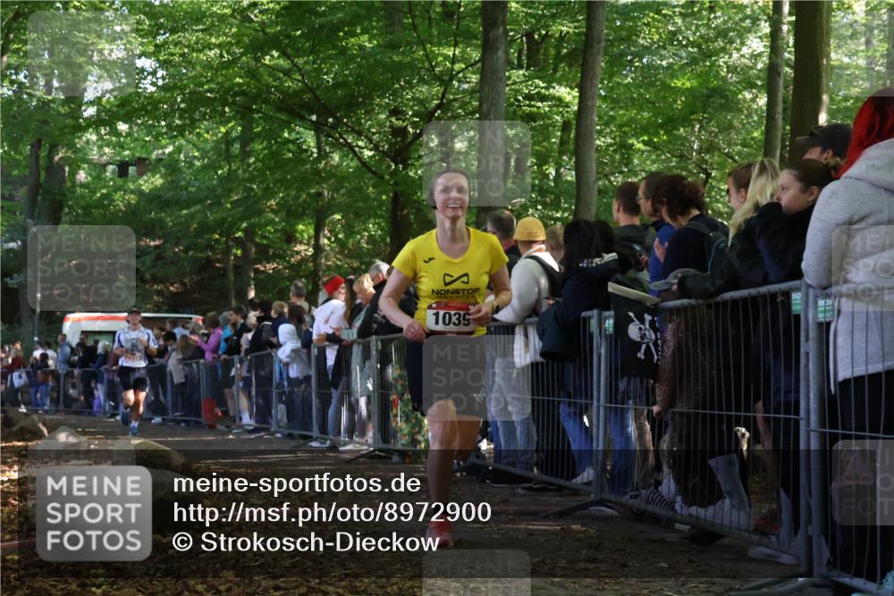 28.09.2025 - 33. Volkslauf durch das schöne Alstertal Strokosch-Dieckow http://msf.ph/oto/8972900 28.09.2025 12:06:55 Ziel 1039, 2339 meine-sportfotos.de