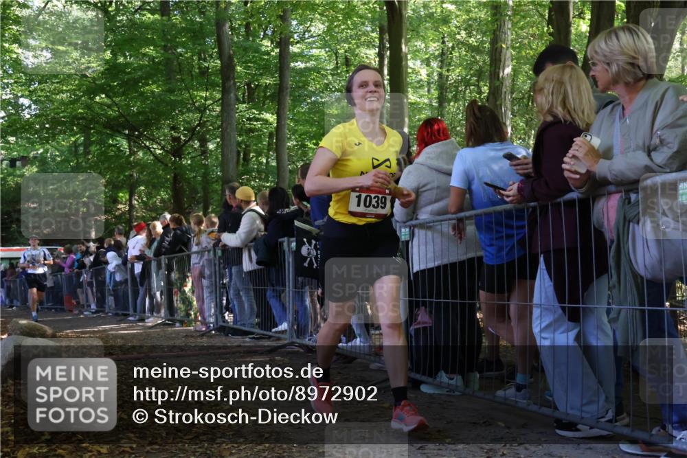 28.09.2025 - 33. Volkslauf durch das schöne Alstertal Strokosch-Dieckow http://msf.ph/oto/8972902 28.09.2025 12:06:56 Ziel 1039, 2339 meine-sportfotos.de