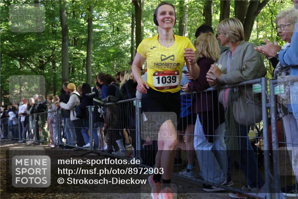 28.09.2025 - 33. Volkslauf durch das schöne Alstertal Strokosch-Dieckow http://msf.ph/oto/8972903 28.09.2025 12:06:56 Ziel 1039, 2339 meine-sportfotos.de