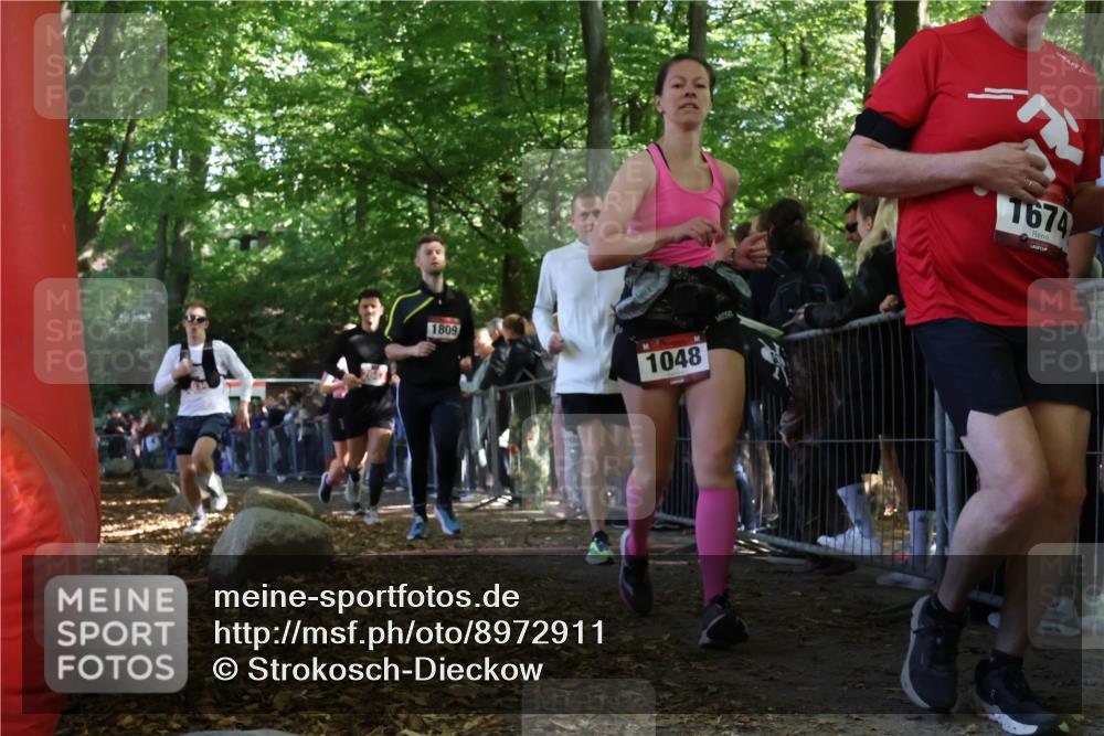 28.09.2025 - 33. Volkslauf durch das schöne Alstertal Strokosch-Dieckow http://msf.ph/oto/8972911 28.09.2025 12:07:07 Ziel 1048, 1674, 1699, 1809, 2034, 2513, 2613, 2647 meine-sportfotos.de