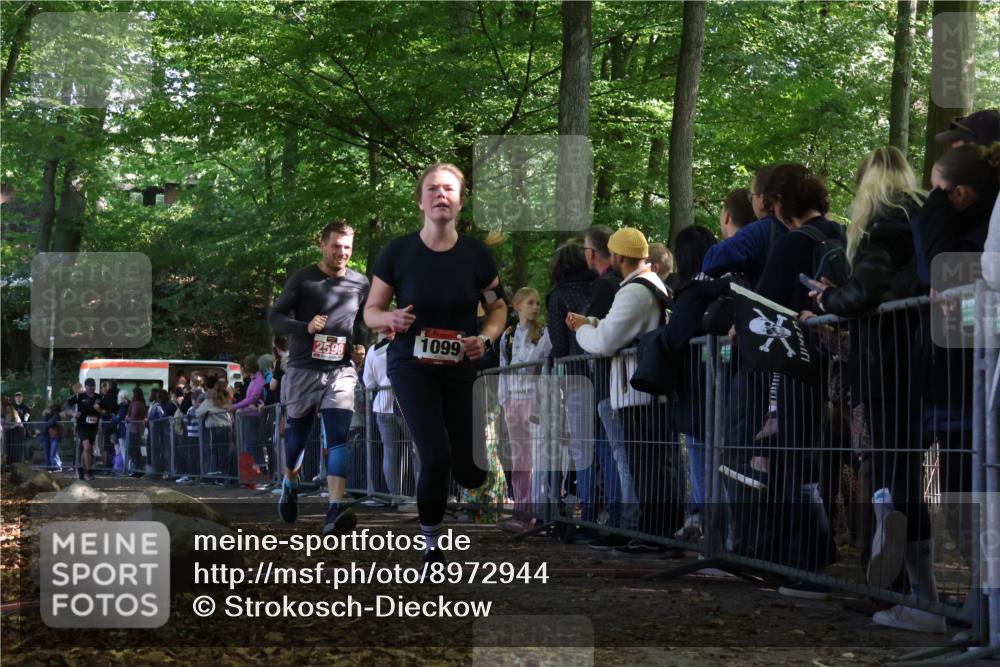 28.09.2025 - 33. Volkslauf durch das schöne Alstertal Strokosch-Dieckow http://msf.ph/oto/8972944 28.09.2025 12:07:47 Ziel 1099, 1686, 2598 meine-sportfotos.de