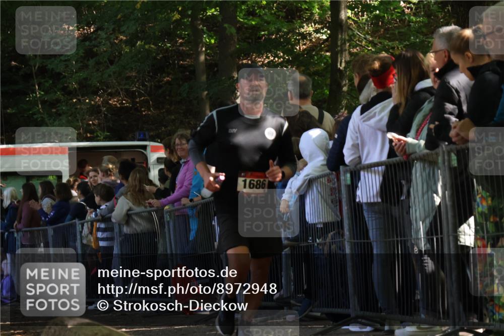 28.09.2025 - 33. Volkslauf durch das schöne Alstertal Strokosch-Dieckow http://msf.ph/oto/8972948 28.09.2025 12:07:53 Ziel 1686 meine-sportfotos.de