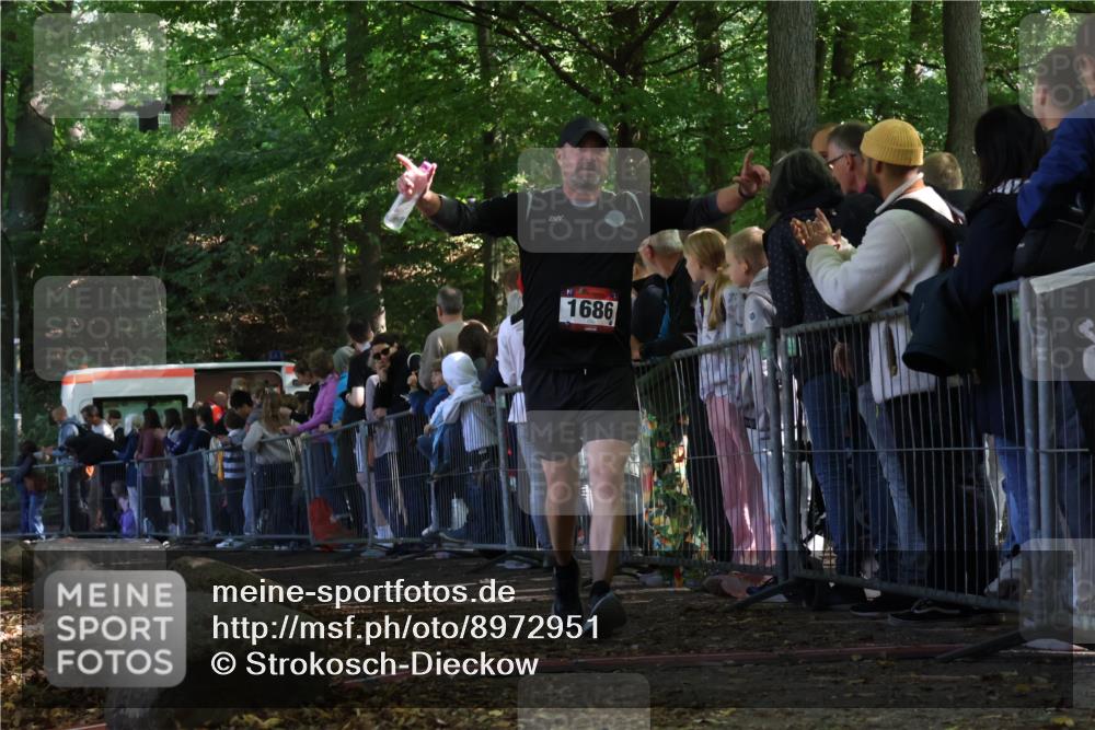 28.09.2025 - 33. Volkslauf durch das schöne Alstertal Strokosch-Dieckow http://msf.ph/oto/8972951 28.09.2025 12:07:55 Ziel 1686 meine-sportfotos.de