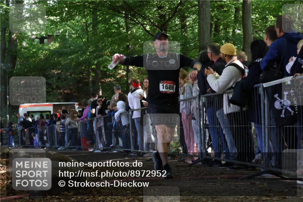 28.09.2025 - 33. Volkslauf durch das schöne Alstertal Strokosch-Dieckow http://msf.ph/oto/8972952 28.09.2025 12:07:55 Ziel 1686 meine-sportfotos.de