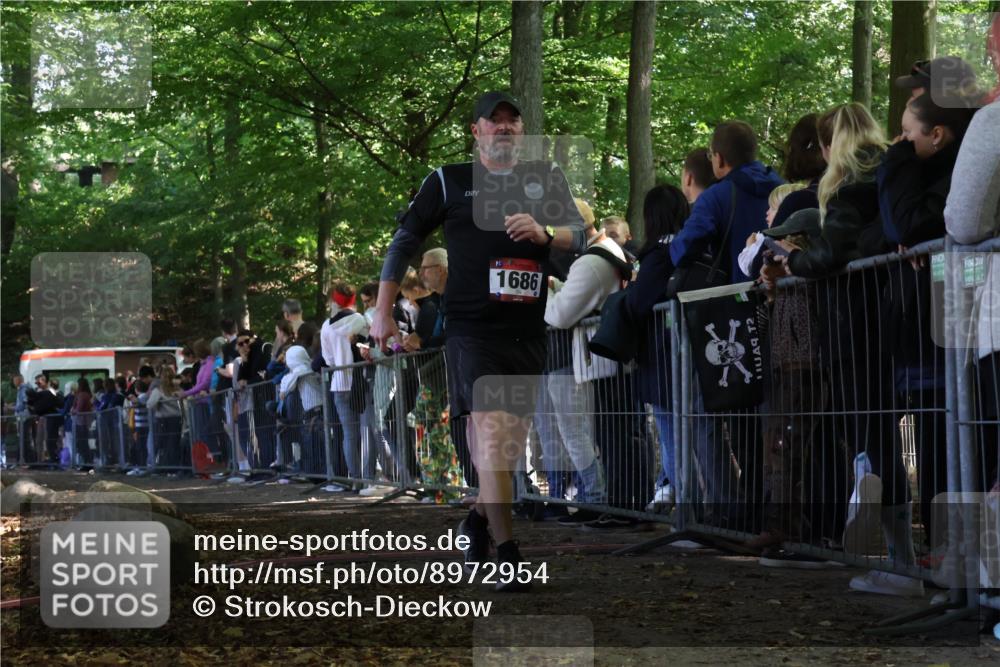 28.09.2025 - 33. Volkslauf durch das schöne Alstertal Strokosch-Dieckow http://msf.ph/oto/8972954 28.09.2025 12:07:56 Ziel 1686, 2159 meine-sportfotos.de
