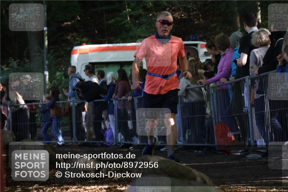 28.09.2025 - 33. Volkslauf durch das schöne Alstertal Strokosch-Dieckow http://msf.ph/oto/8972956 28.09.2025 12:08:02 Ziel 2085, 2086, 2159 meine-sportfotos.de