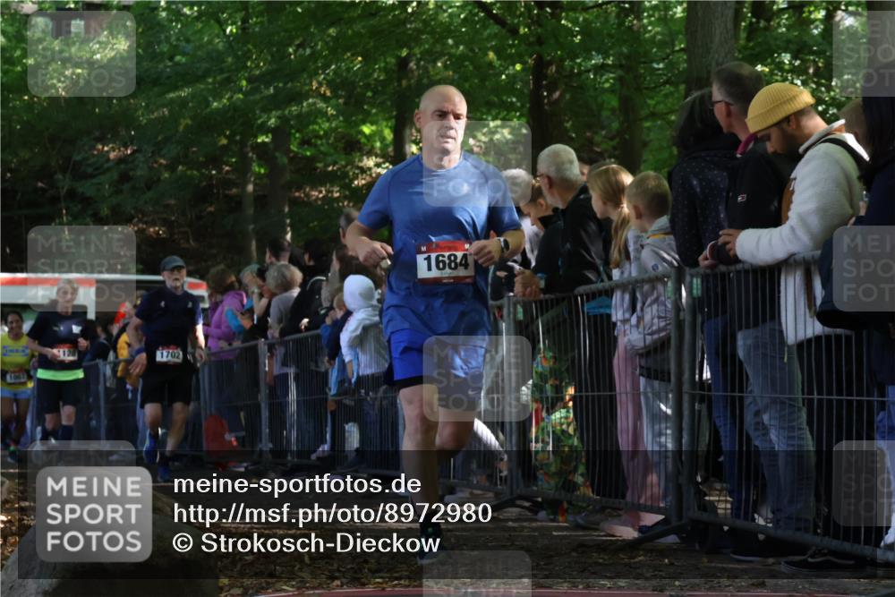 28.09.2025 - 33. Volkslauf durch das schöne Alstertal Strokosch-Dieckow http://msf.ph/oto/8972980 28.09.2025 12:08:21 Ziel 1054, 1067, 1128, 1684, 1702 meine-sportfotos.de
