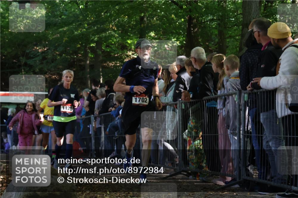 28.09.2025 - 33. Volkslauf durch das schöne Alstertal Strokosch-Dieckow http://msf.ph/oto/8972984 28.09.2025 12:08:24 Ziel 1054, 1067, 1128, 1684, 1702 meine-sportfotos.de