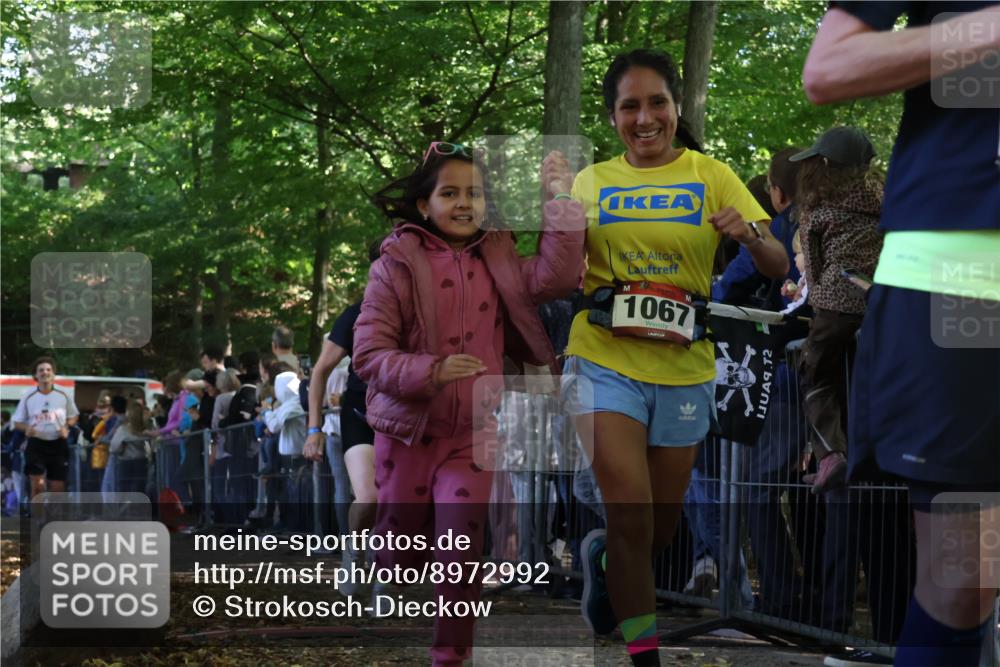 28.09.2025 - 33. Volkslauf durch das schöne Alstertal Strokosch-Dieckow http://msf.ph/oto/8972992 28.09.2025 12:08:29 Ziel 1054, 1067, 2578 meine-sportfotos.de