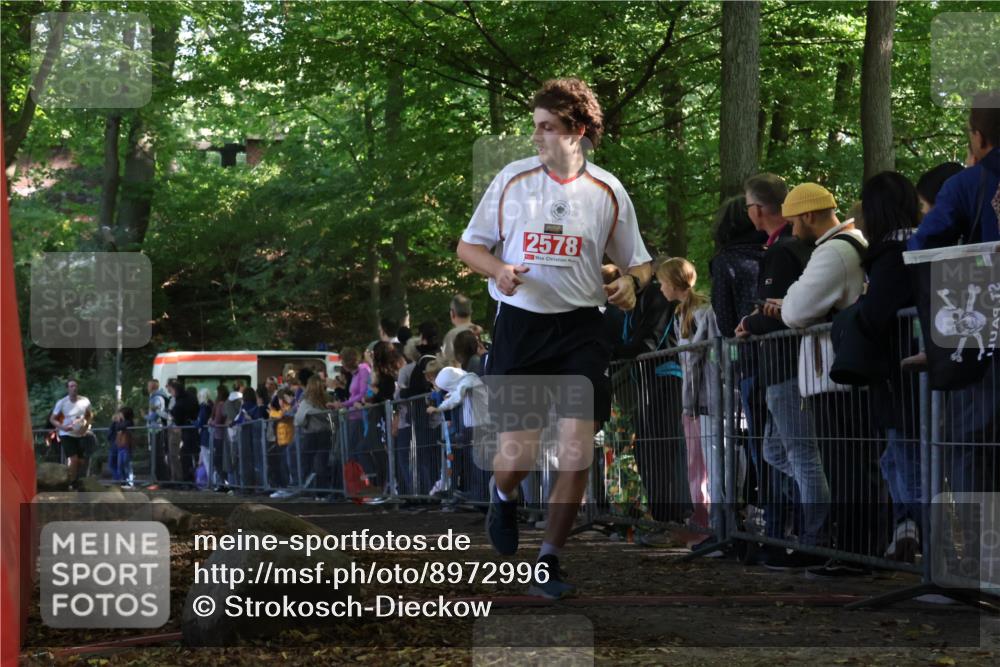 28.09.2025 - 33. Volkslauf durch das schöne Alstertal Strokosch-Dieckow http://msf.ph/oto/8972996 28.09.2025 12:08:33 Ziel 2261, 2578 meine-sportfotos.de