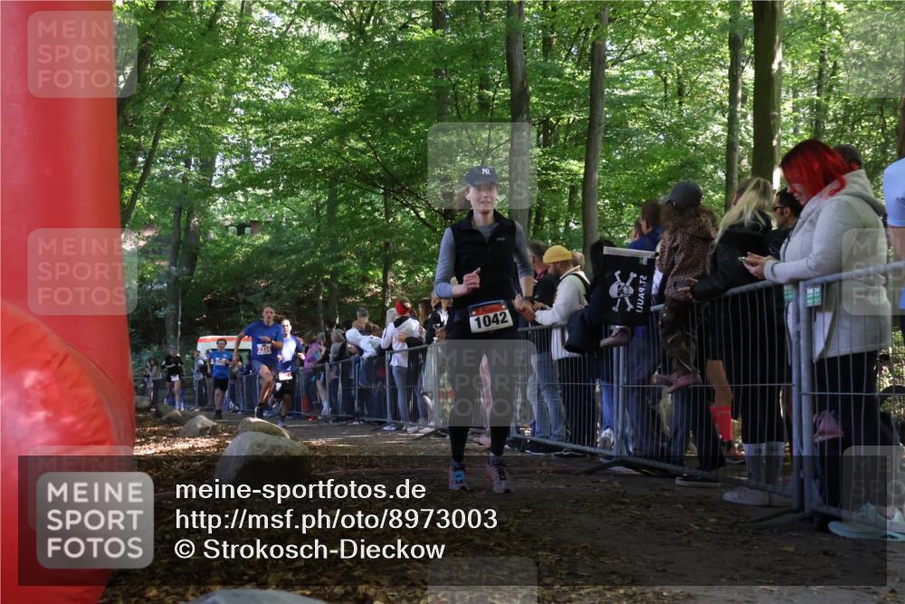28.09.2025 - 33. Volkslauf durch das schöne Alstertal Strokosch-Dieckow http://msf.ph/oto/8973003 28.09.2025 12:08:57 Ziel 1042, 2125, 2334, 2371, 2628 meine-sportfotos.de