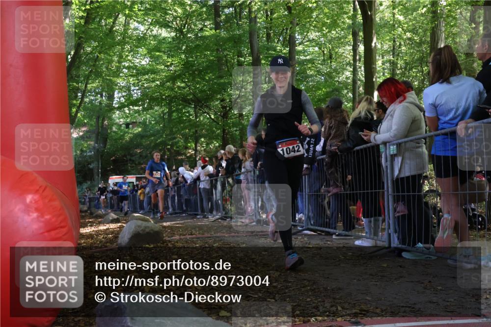 28.09.2025 - 33. Volkslauf durch das schöne Alstertal Strokosch-Dieckow http://msf.ph/oto/8973004 28.09.2025 12:08:58 Ziel 1042, 2125, 2334, 2371, 2628 meine-sportfotos.de