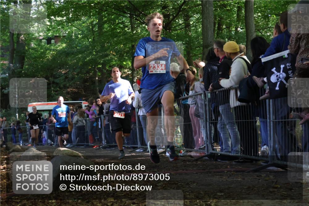 28.09.2025 - 33. Volkslauf durch das schöne Alstertal Strokosch-Dieckow http://msf.ph/oto/8973005 28.09.2025 12:08:59 Ziel 1042, 2125, 2334, 2371, 2628 meine-sportfotos.de