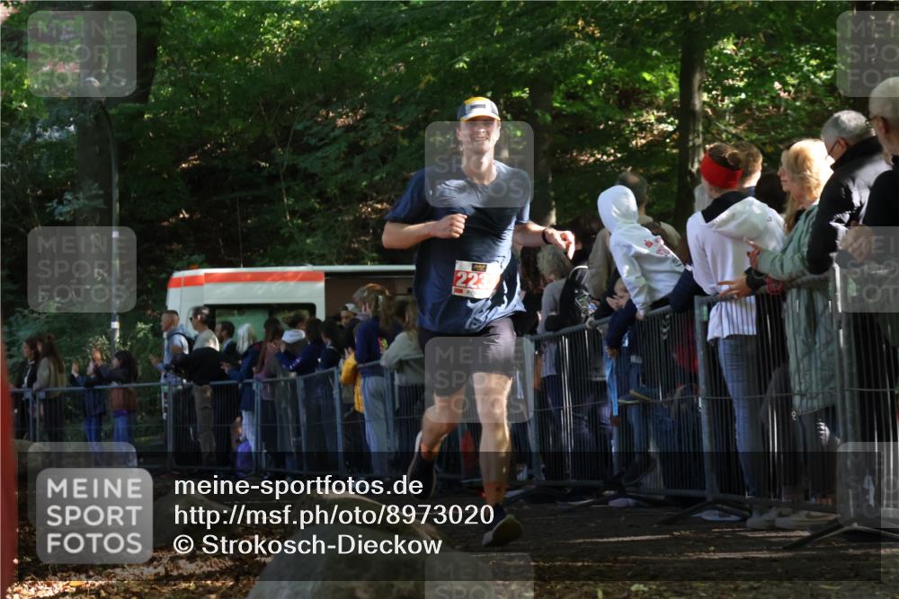 28.09.2025 - 33. Volkslauf durch das schöne Alstertal Strokosch-Dieckow http://msf.ph/oto/8973020 28.09.2025 12:09:24 Ziel 2030, 2071, 2233 meine-sportfotos.de