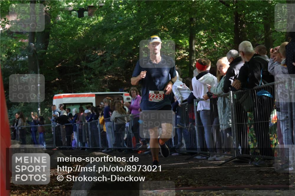 28.09.2025 - 33. Volkslauf durch das schöne Alstertal Strokosch-Dieckow http://msf.ph/oto/8973021 28.09.2025 12:09:25 Ziel 2030, 2071, 2233 meine-sportfotos.de
