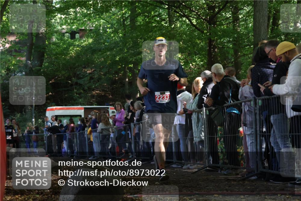 28.09.2025 - 33. Volkslauf durch das schöne Alstertal Strokosch-Dieckow http://msf.ph/oto/8973022 28.09.2025 12:09:25 Ziel 2030, 2071, 2233 meine-sportfotos.de