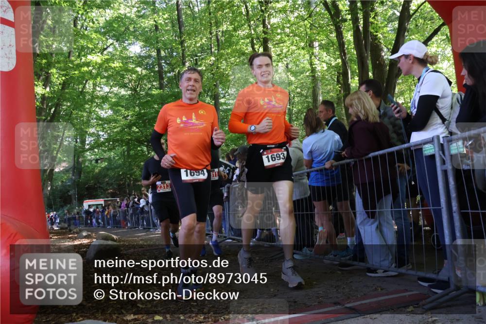 28.09.2025 - 33. Volkslauf durch das schöne Alstertal Strokosch-Dieckow http://msf.ph/oto/8973045 28.09.2025 12:10:07 Ziel 1693, 1694, 2311, 2313 meine-sportfotos.de