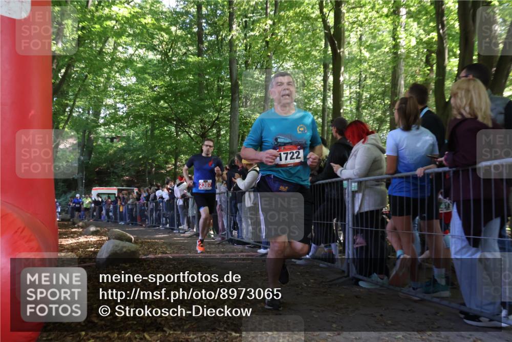 28.09.2025 - 33. Volkslauf durch das schöne Alstertal Strokosch-Dieckow http://msf.ph/oto/8973065 28.09.2025 12:10:28 Ziel 1640, 1722, 2216, 2305, 2307, 2550 meine-sportfotos.de