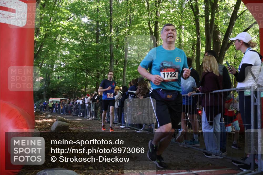 28.09.2025 - 33. Volkslauf durch das schöne Alstertal Strokosch-Dieckow http://msf.ph/oto/8973066 28.09.2025 12:10:28 Ziel 1640, 1722, 2216, 2305, 2307, 2550 meine-sportfotos.de