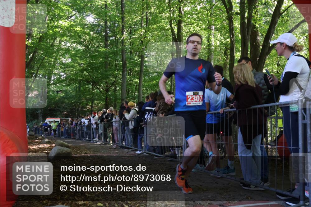 28.09.2025 - 33. Volkslauf durch das schöne Alstertal Strokosch-Dieckow http://msf.ph/oto/8973068 28.09.2025 12:10:29 Ziel 1640, 2216, 2305, 2307, 2550 meine-sportfotos.de