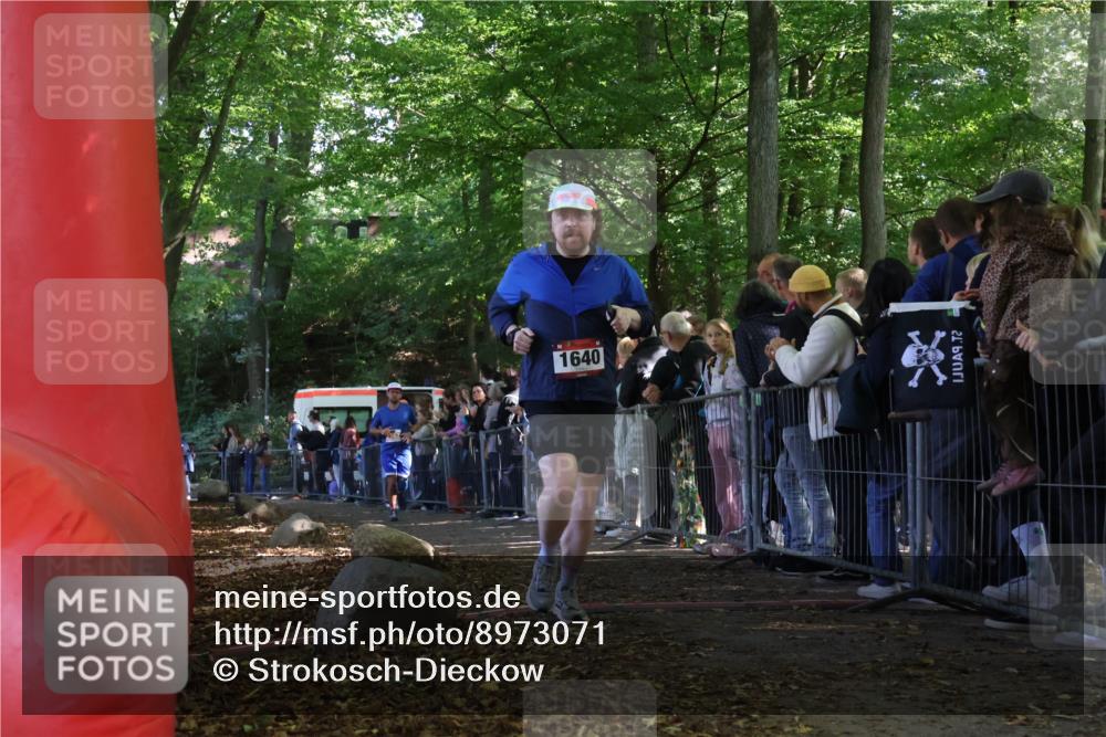 28.09.2025 - 33. Volkslauf durch das schöne Alstertal Strokosch-Dieckow http://msf.ph/oto/8973071 28.09.2025 12:10:37 Ziel 1640, 2362 meine-sportfotos.de