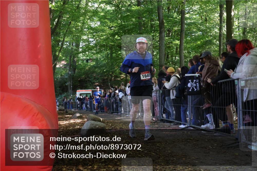 28.09.2025 - 33. Volkslauf durch das schöne Alstertal Strokosch-Dieckow http://msf.ph/oto/8973072 28.09.2025 12:10:37 Ziel 1640, 2362 meine-sportfotos.de