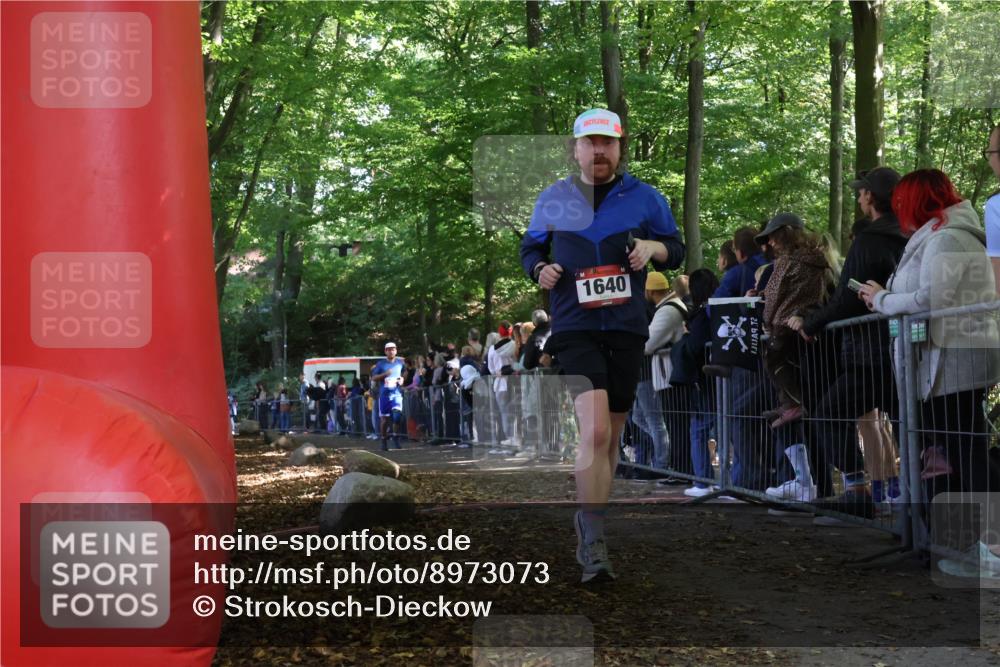 28.09.2025 - 33. Volkslauf durch das schöne Alstertal Strokosch-Dieckow http://msf.ph/oto/8973073 28.09.2025 12:10:38 Ziel 1640, 2362, 2619 meine-sportfotos.de