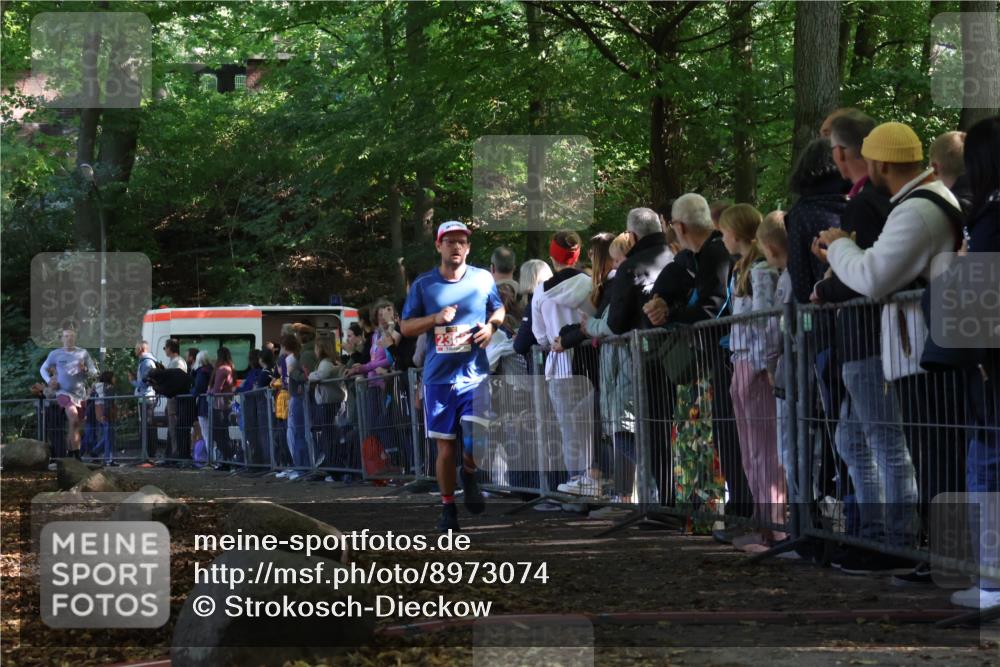 28.09.2025 - 33. Volkslauf durch das schöne Alstertal Strokosch-Dieckow http://msf.ph/oto/8973074 28.09.2025 12:10:39 Ziel 2362, 2619 meine-sportfotos.de