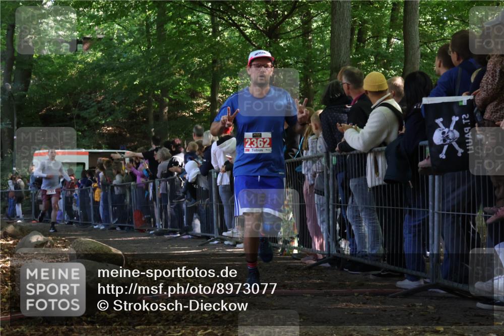 28.09.2025 - 33. Volkslauf durch das schöne Alstertal Strokosch-Dieckow http://msf.ph/oto/8973077 28.09.2025 12:10:41 Ziel 2362, 2619 meine-sportfotos.de