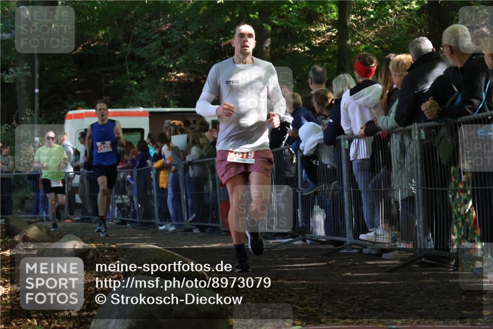 28.09.2025 - 33. Volkslauf durch das schöne Alstertal Strokosch-Dieckow http://msf.ph/oto/8973079 28.09.2025 12:10:45 Ziel 2072, 2425, 2619 meine-sportfotos.de