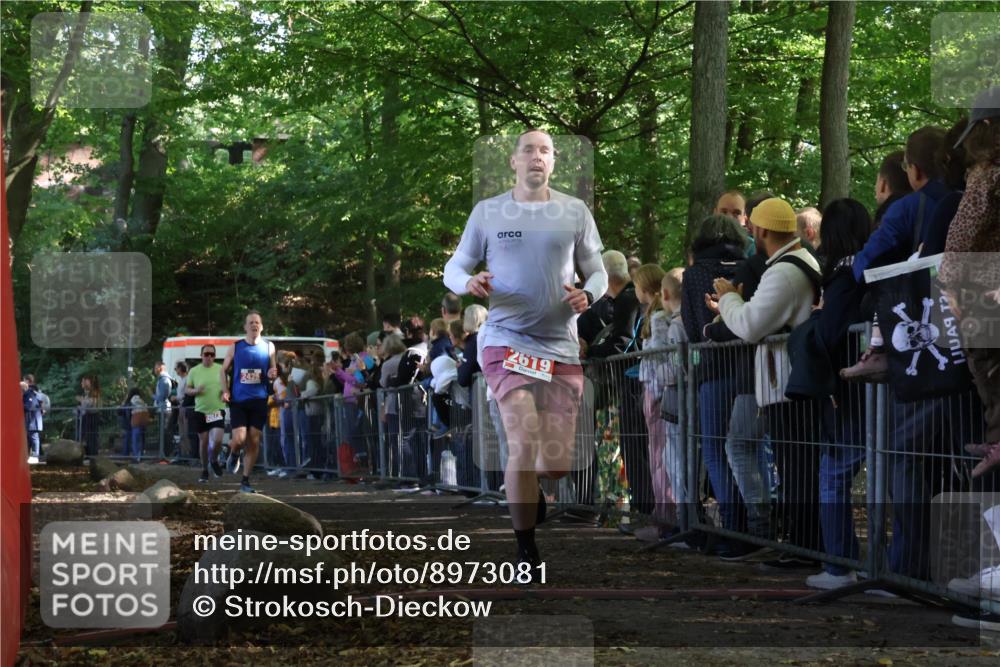 28.09.2025 - 33. Volkslauf durch das schöne Alstertal Strokosch-Dieckow http://msf.ph/oto/8973081 28.09.2025 12:10:46 Ziel 2072, 2425, 2619 meine-sportfotos.de