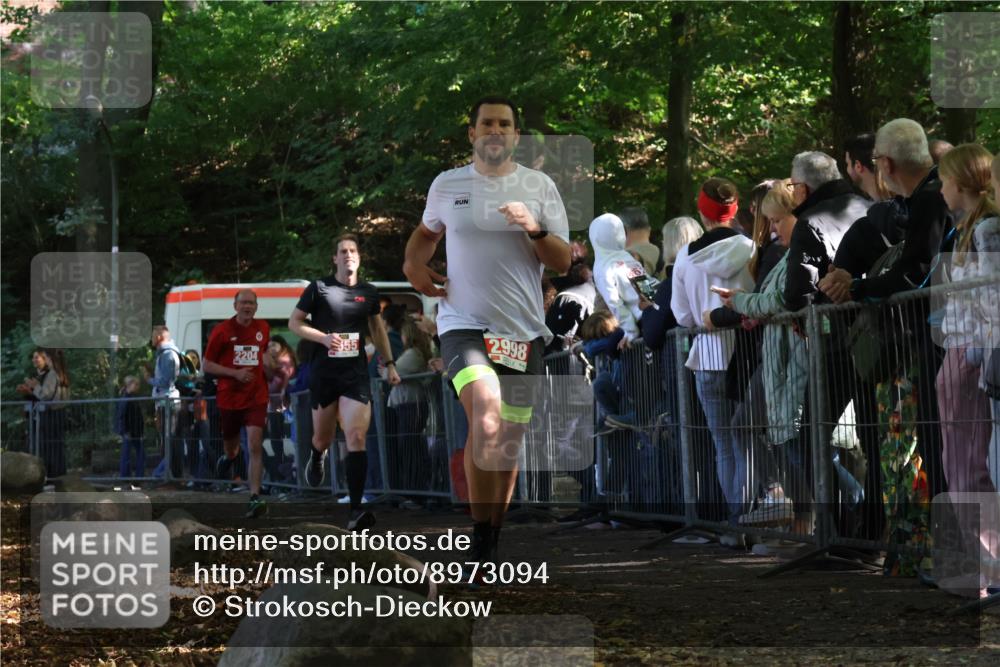 28.09.2025 - 33. Volkslauf durch das schöne Alstertal Strokosch-Dieckow http://msf.ph/oto/8973094 28.09.2025 12:11:07 Ziel 2204, 2555, 2998 meine-sportfotos.de