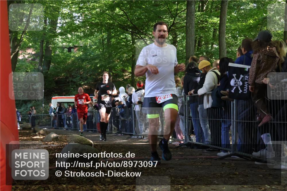 28.09.2025 - 33. Volkslauf durch das schöne Alstertal Strokosch-Dieckow http://msf.ph/oto/8973097 28.09.2025 12:11:09 Ziel 2204, 2555, 2998 meine-sportfotos.de