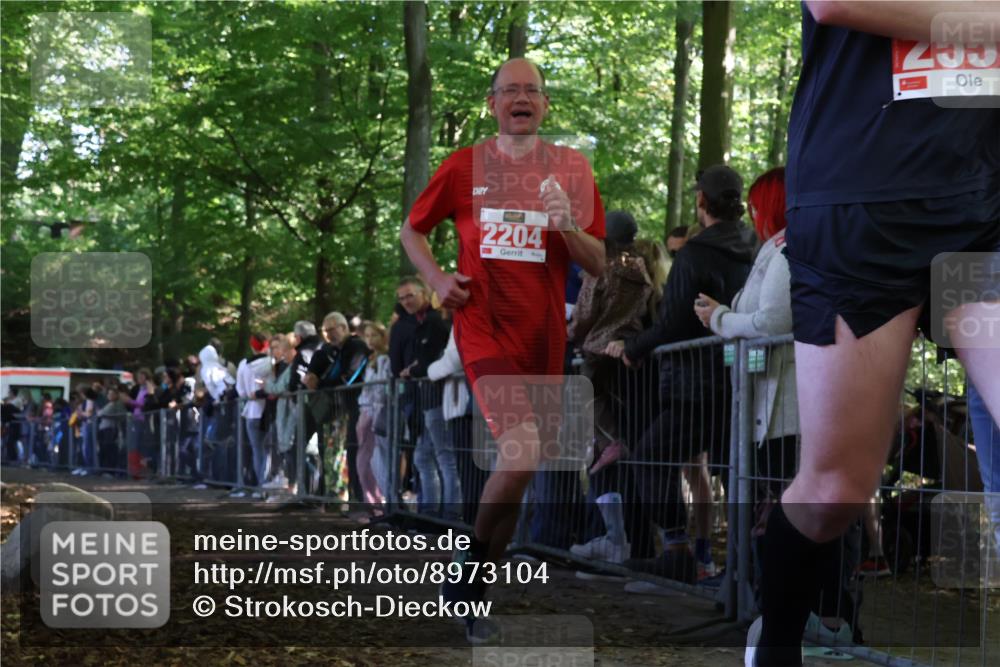 28.09.2025 - 33. Volkslauf durch das schöne Alstertal Strokosch-Dieckow http://msf.ph/oto/8973104 28.09.2025 12:11:12 Ziel 2204, 2555 meine-sportfotos.de
