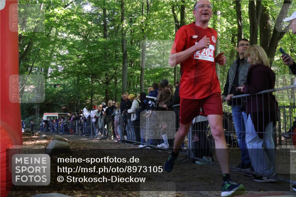 28.09.2025 - 33. Volkslauf durch das schöne Alstertal Strokosch-Dieckow http://msf.ph/oto/8973105 28.09.2025 12:11:13 Ziel 2204 meine-sportfotos.de