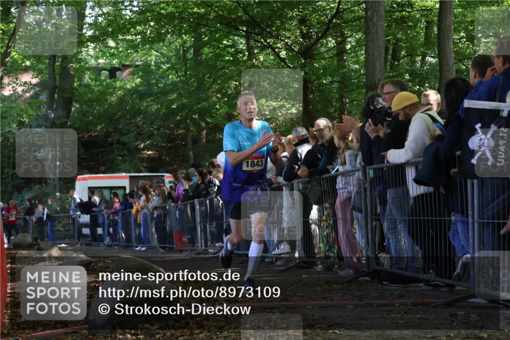 28.09.2025 - 33. Volkslauf durch das schöne Alstertal Strokosch-Dieckow http://msf.ph/oto/8973109 28.09.2025 12:11:26 Ziel 1843, 2522 meine-sportfotos.de