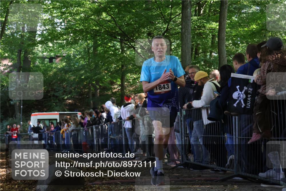 28.09.2025 - 33. Volkslauf durch das schöne Alstertal Strokosch-Dieckow http://msf.ph/oto/8973111 28.09.2025 12:11:26 Ziel 1843, 2522 meine-sportfotos.de