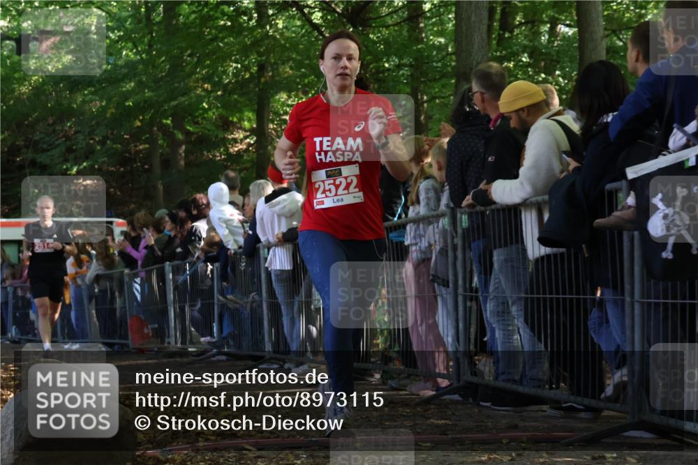28.09.2025 - 33. Volkslauf durch das schöne Alstertal Strokosch-Dieckow http://msf.ph/oto/8973115 28.09.2025 12:11:34 Ziel 2514, 2522 meine-sportfotos.de
