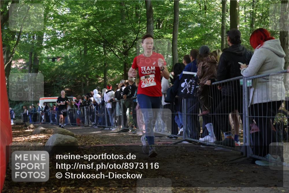 28.09.2025 - 33. Volkslauf durch das schöne Alstertal Strokosch-Dieckow http://msf.ph/oto/8973116 28.09.2025 12:11:35 Ziel 2514, 2522 meine-sportfotos.de
